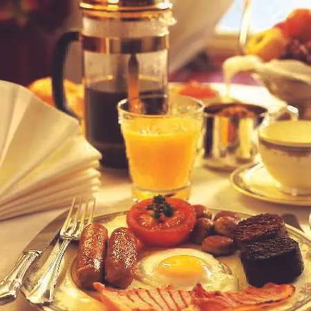 فندق أربوتوس هوتل 4*