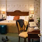 Arbutus Hotell 4*