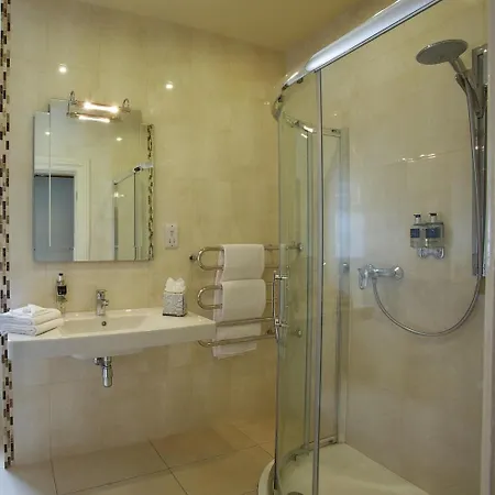 Hotell Arbutus Cill Airne
