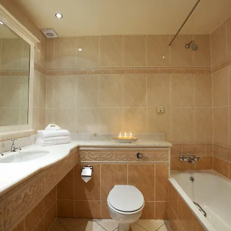 Arbutus Hotel