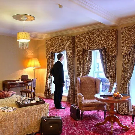 Arbutus Hotell 4*