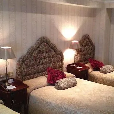Arbutus Hotell 4*