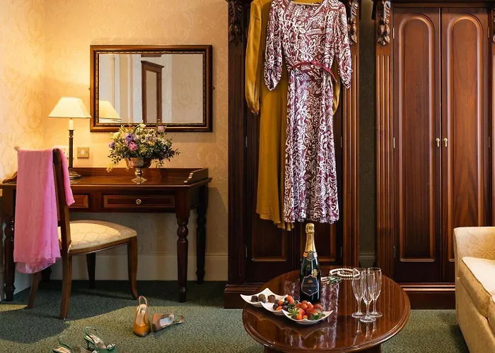 فندق Arbutus 4*